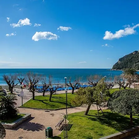 Appartamento Casa Borgo Ponente, Affacciata Sul Mare